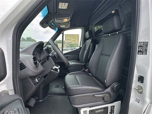 New 2024 Mercedes-Benz Sprinter 144 Cargo image 24