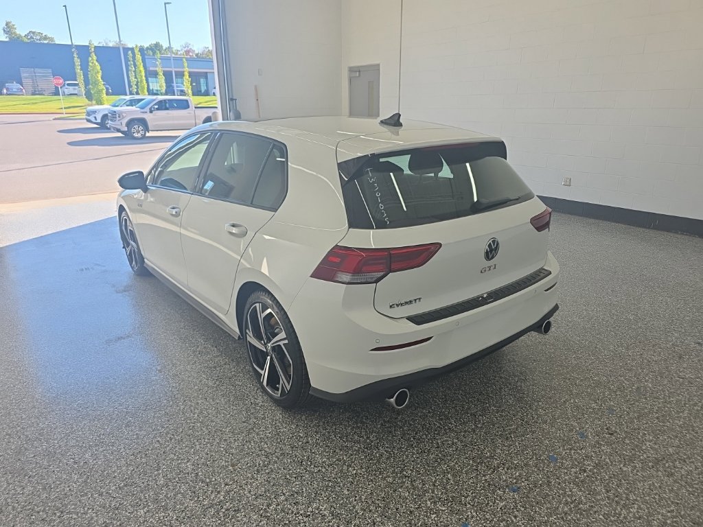 New 2026 Volkswagen GTI SE FWD image 3