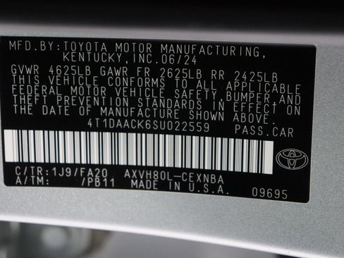 Used 2025 Toyota Camry LE image 40