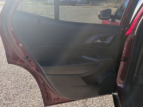 Certified 2025 Chevrolet Trax LT w/ Driver Confidence Package image 12