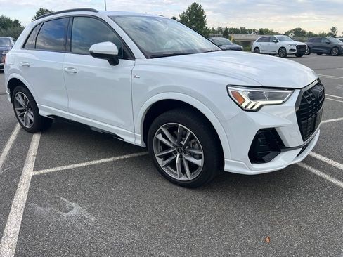 Used 2023 Audi Q3 2.0T Premium w/ Black Optic Sport Package AWD/4WD image 3