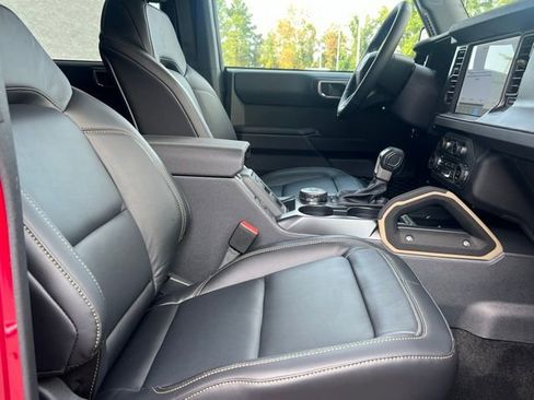 New 2025 Ford Bronco Badlands image 6