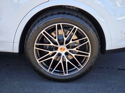 New 2026 Porsche Cayenne AWD/4WD image 11