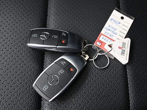 Used 2022 Mercedes-Benz GLC 300 image 22
