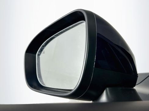 Used 2025 Nissan Rogue SV FWD image 16