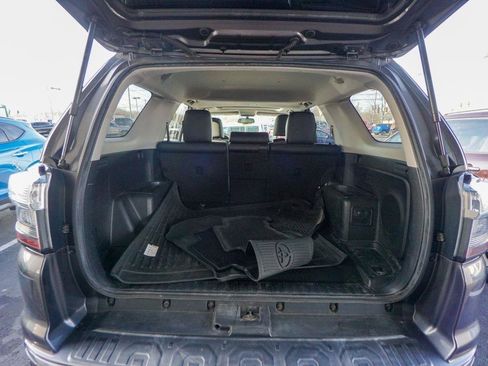Used 2018 Toyota 4Runner Limited AWD/4WD image 9