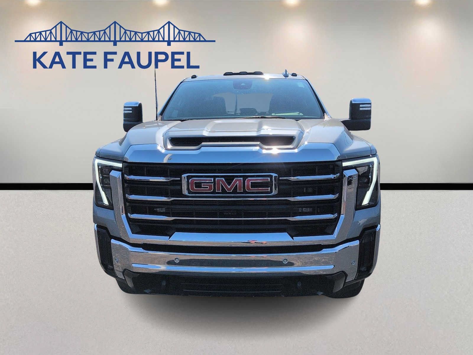 Used 2025 GMC Sierra 2500 SLT w/ SLT Premium Package AWD/4WD image 2