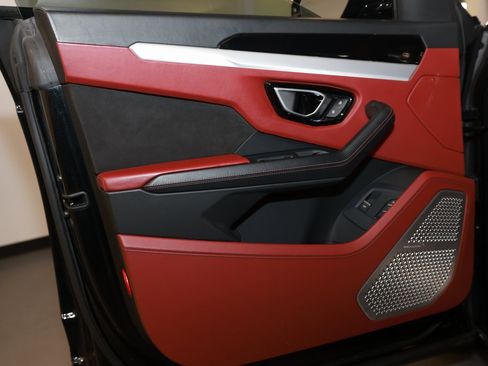 Used 2019 Lamborghini Urus image 23