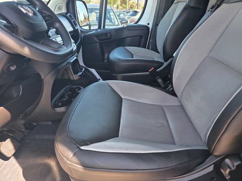 Used 2025 RAM ProMaster 2500 w/ Convenience Group FWD image 14