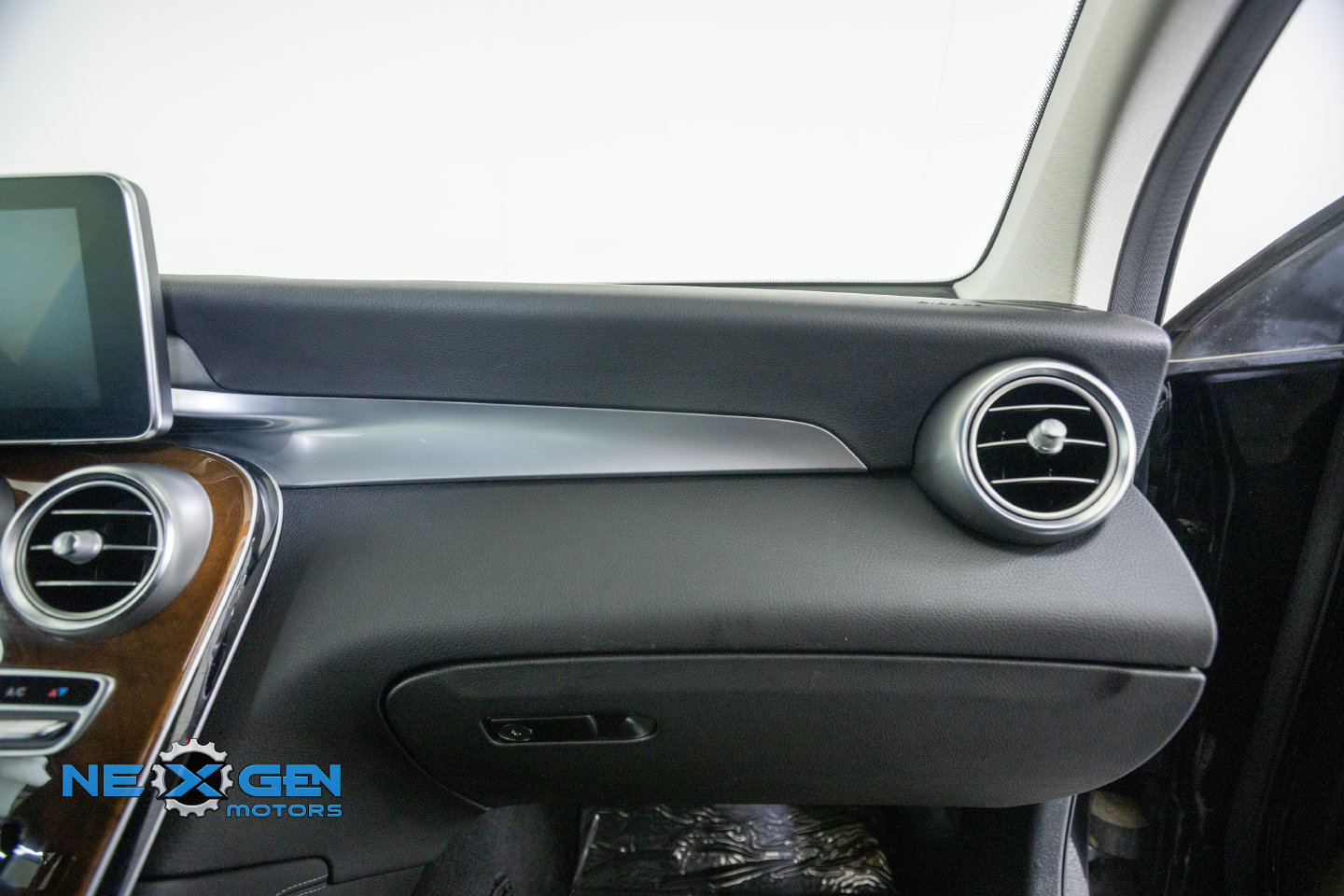 Used 2019 Mercedes-Benz GLC 300 4MATIC image 43