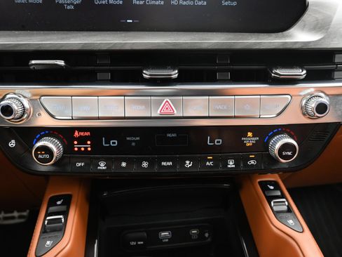 Used 2024 Kia Telluride SX X-Line AWD/4WD image 17