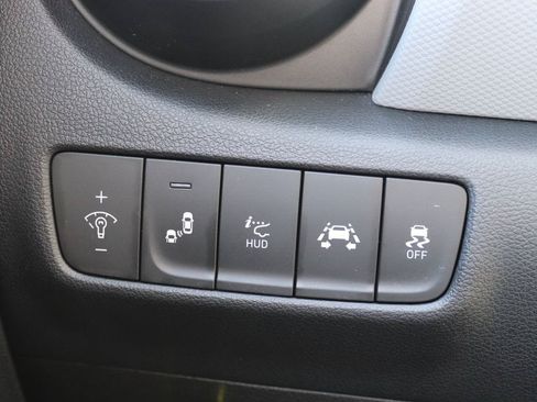 Used 2021 Hyundai Kona Ultimate FWD image 7