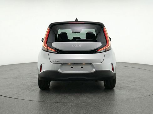 Used 2025 Kia Soul LX w/ LX Technology Package FWD image 7