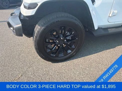 Used 2024 Jeep Wrangler Unlimited Sahara w/ Technology Group AWD/4WD image 4
