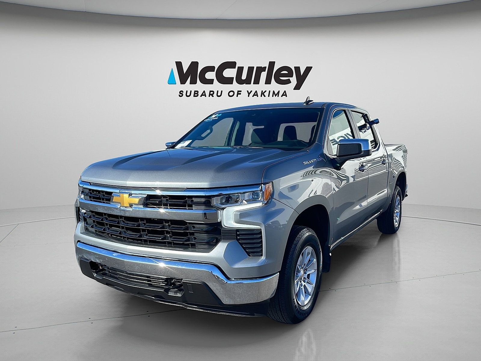 Used 2025 Chevrolet Silverado 1500 LT AWD/4WD image 2