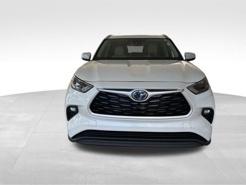 Used 2024 Toyota Highlander XLE image 8