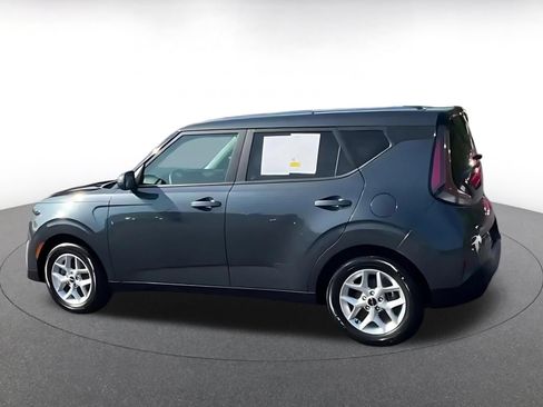 Used 2025 Kia Soul LX w/ LX Technology Package FWD image 7