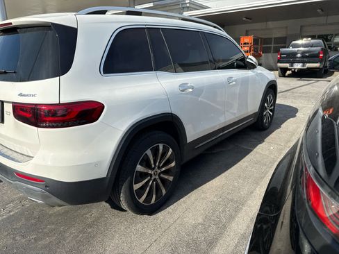 Used 2022 Mercedes-Benz GLB 250 4MATIC image 4