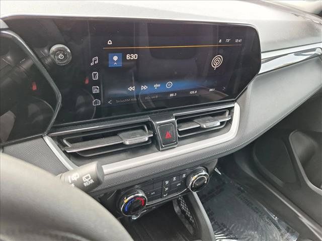 Used 2025 Chevrolet TrailBlazer LT AWD/4WD image 14