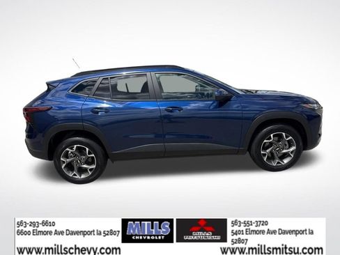 Used 2024 Chevrolet Trax LT w/ LT Convenience Package FWD image 6