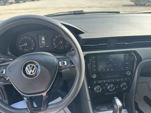 Used 2021 Volkswagen Passat 2.0T SE FWD image 10