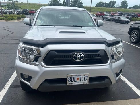 Used 2012 Toyota Tacoma 4x4 Double Cab w/ TRD Sport Pkg image 3
