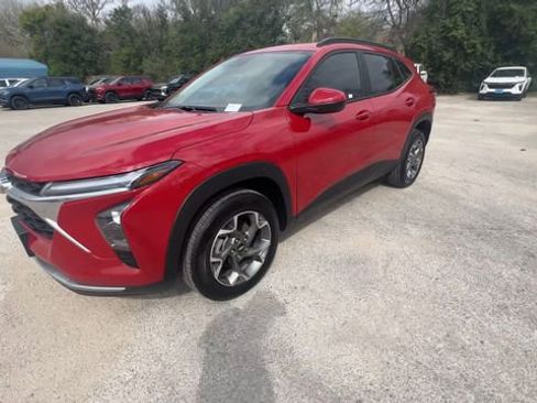 Certified 2026 Chevrolet Trax LT w/ Driver Confidence Package image 4