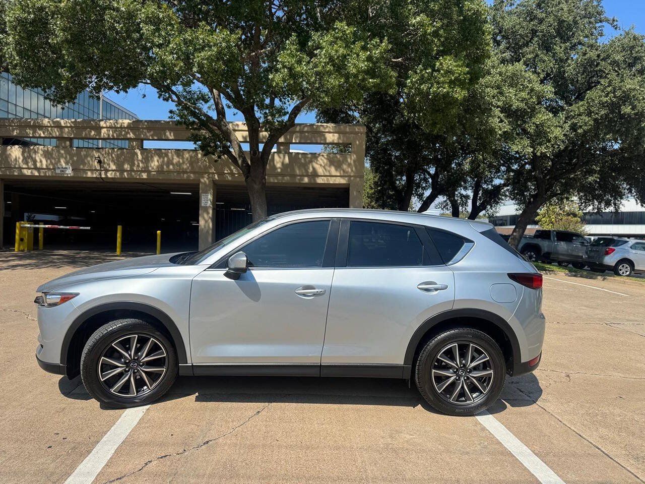 Used 2018 MAZDA CX-5 Touring FWD image 3
