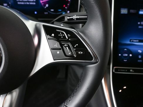 Certified 2025 Mercedes-Benz GLC 300 4MATIC image 11