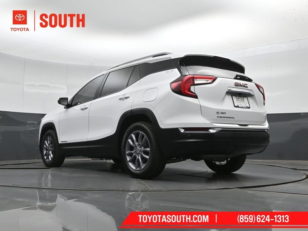 Used 2023 GMC Terrain SLT FWD image 43