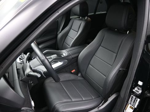 Used 2026 Mercedes-Benz GLE 450e 4MATIC image 9