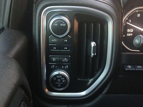 Used 2021 GMC Sierra 1500 AT4 w/ AT4 Premium Package AWD/4WD image 12