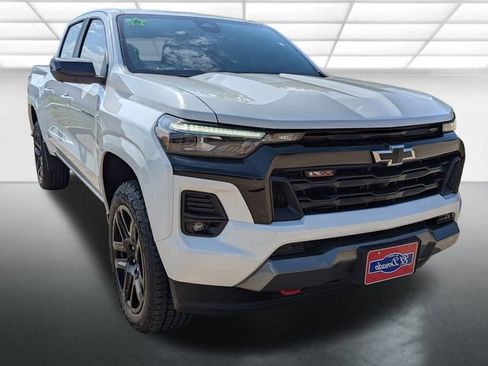 New 2025 Chevrolet Colorado Z71 w/ Technology Package image 1