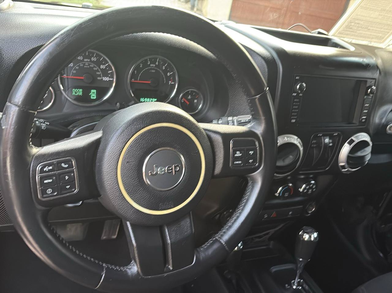 Used 2015 Jeep Wrangler Sahara w/ Connectivity Group AWD/4WD image 12
