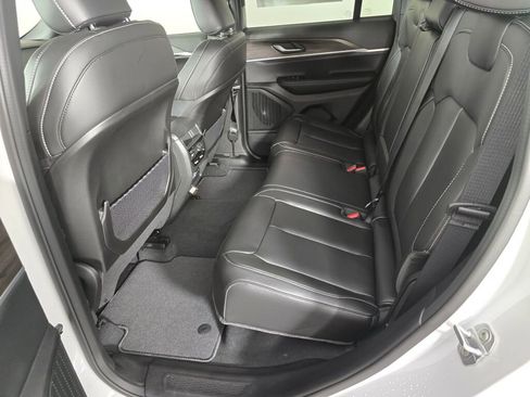 New 2025 Jeep Grand Cherokee Limited w/ Black Appearance Package image 25