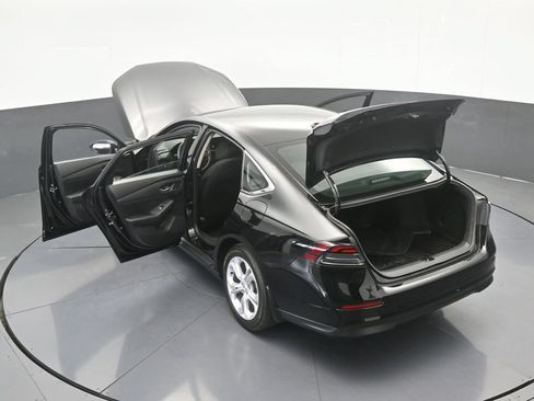 Used 2025 Honda Accord LX image 65