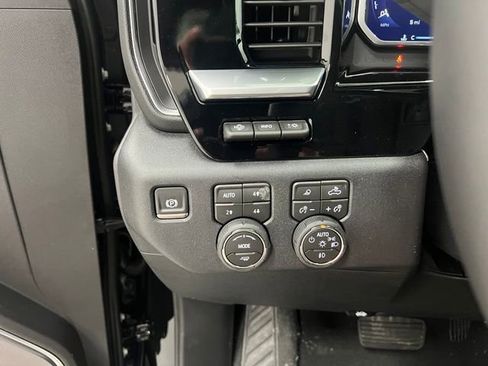 New 2026 Chevrolet Silverado 1500 High Country w/ High Country Premium Package AWD/4WD image 13