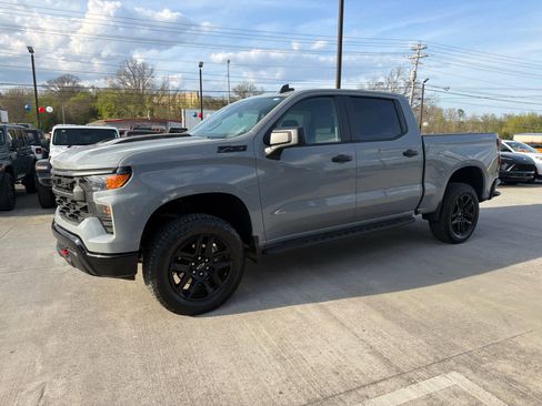 Used 2025 Chevrolet Silverado 1500 Custom Trail Boss w/ LPO, Dark Essentials Package AWD/4WD image 5