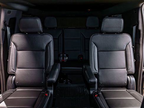 Used 2024 GMC Yukon XL Denali w/ Denali Reserve Package image 24