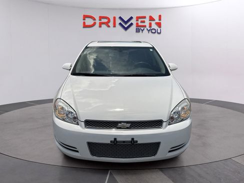 Used 2015 Chevrolet Impala LT w/ LT Sunroof Package FWD image 9