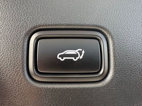 Used 2025 Hyundai Tucson Limited image 17