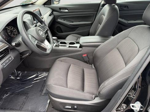 Used 2024 Nissan Altima 2.5 SV FWD image 24