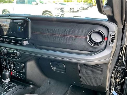 Used 2024 Jeep Wrangler Unlimited Rubicon AWD/4WD image 21