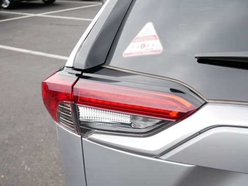 Certified 2025 Toyota RAV4 XLE AWD/4WD image 17