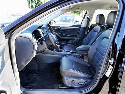 Used 2024 Volkswagen Jetta SE image 13