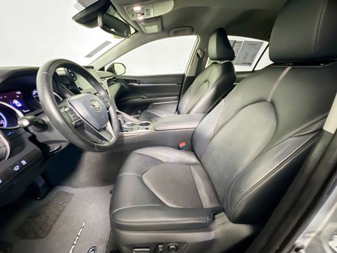 Used 2022 Toyota Camry XLE image 14
