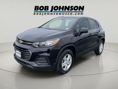 Used 2020 Chevrolet Trax LS w/ Tint and Cruise Package AWD/4WD image 7