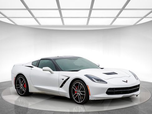 Used 2016 Chevrolet Corvette Stingray Coupe w/ 3LT Preferred Equipment Group image 4