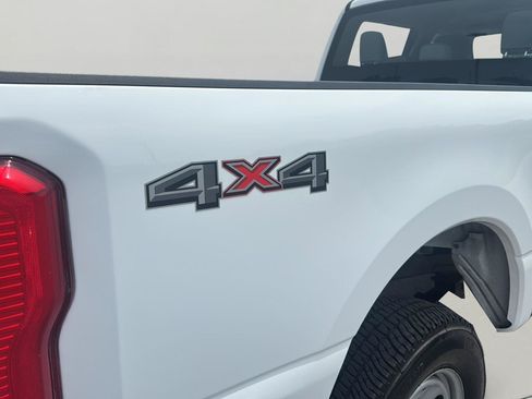 Used 2023 Ford F250 XL AWD/4WD image 13