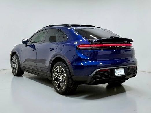 Used 2025 Porsche Macan 4S Electric w/ Premium Package AWD/4WD image 17